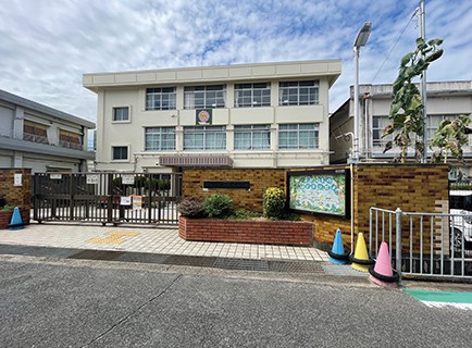 市立城内小学校　徒歩約10分