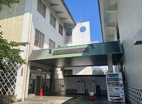 岸和田市立図書館　徒歩約8分