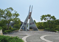 中央公園　徒歩約4分